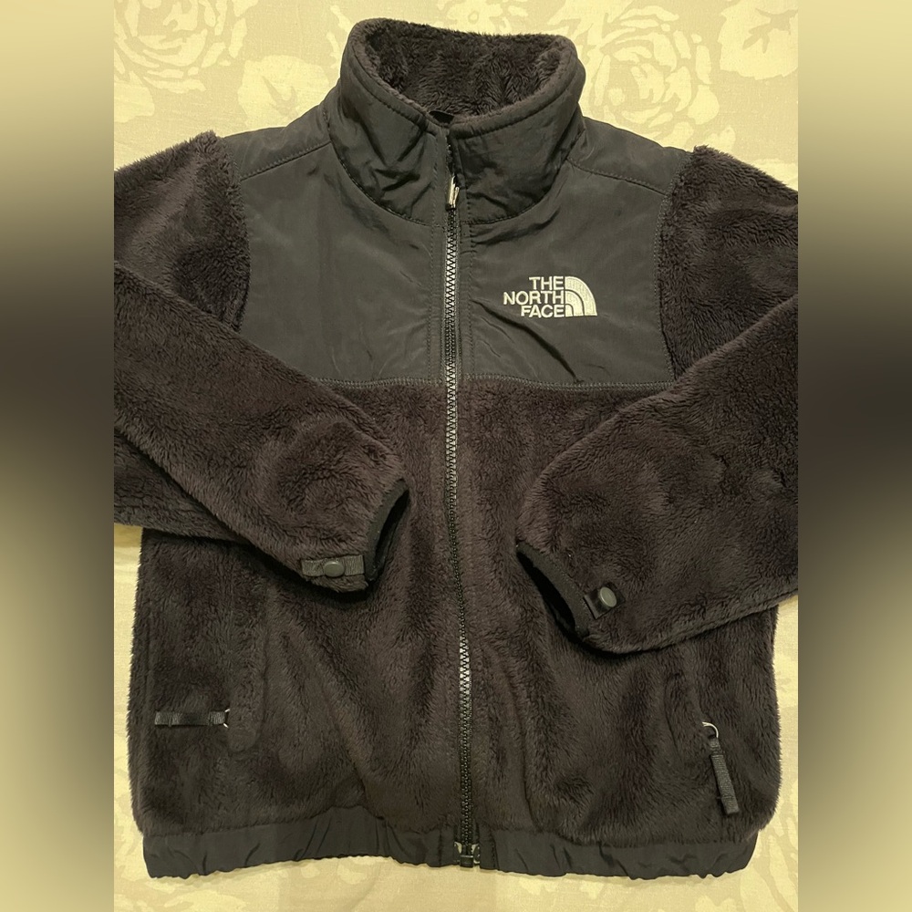 Girls North Face heavyweight fleece jacket